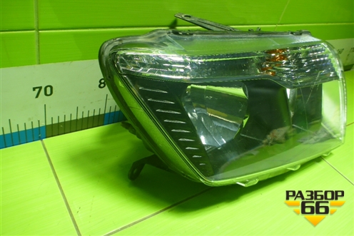 Фара правая (галоген) (260103169R) для Nissan Terrano с 2014г (Терано)