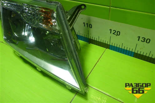 Фара правая (галоген) (260103169R) для Nissan Terrano с 2014г (Терано)