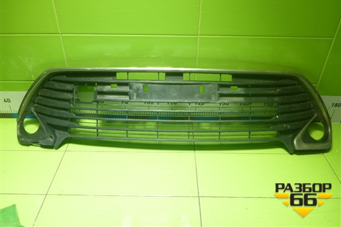 Решетка в передний бампер центральная (после 2014г) (5311233160) для Toyota Camry V50 с 2011-2018г (Камри)