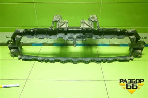 Кронштейн решетки радиатора (8U0853692C) для Audi Q3 с 2011-2018г (Ку 3)