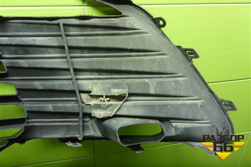 Решетка в передний бампер центральная (после 2020г) (5311306250) для Toyota Camry V70 с 2017г (Камри)