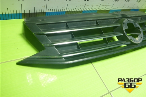 Решетка радиатора (6RU853653B) для Volkswagen Polo (седан) с 2010г (Поло)