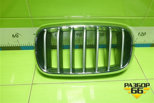Решетка радиатора левая (7316075) для BMW X5 F15 с 2013г (Х5 Ф15)
