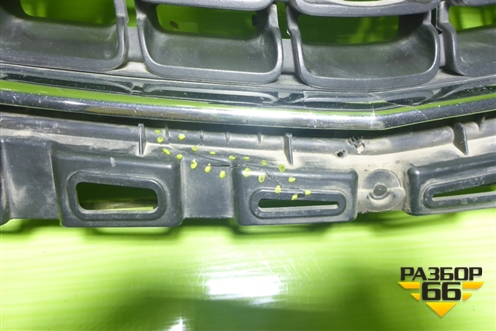 Решетка радиатора (до 2012г) (13266577) для Opel Astra J с 2009г (Астра Джей)