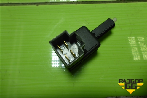 Датчик включения стопсигнала для Hyundai Santa Fe с 2012-2018г (Санта Фе)