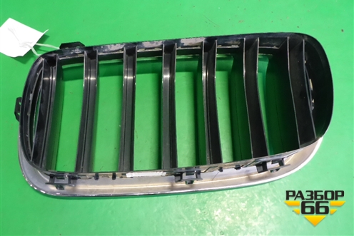 Решетка радиатора правая (7316076) для BMW X5 F15 с 2013г (Х5 Ф15)