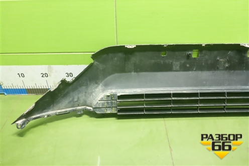 Решетка в передний бампер центральная (5311342110) для Toyota Rav-4 с 2018г (Рав 4)