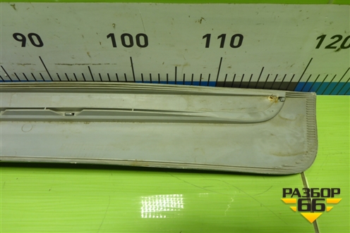 Накладка двери задней правой (60720009B) для Lexus LX-570 с 2007-2015г (ЛХ)