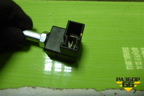 Датчик включения стопсигнала для Kia Rio с 2011-2016г (Рио 3)