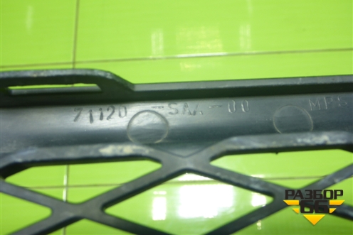 Решетка радиатора (71120SAA00) для Honda FIT (GD) c 2001-2007г (Фит)