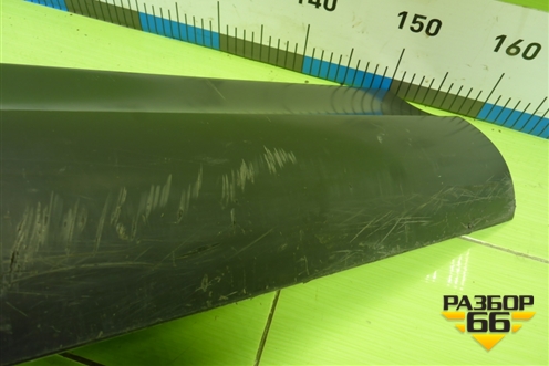 Накладка двери передней левой (4L0853959) для Audi Q7 c 2005-2015г (Ку 7)