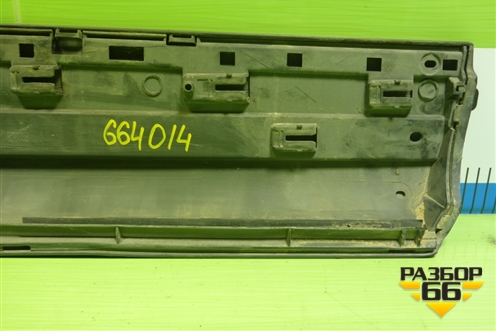 Накладка двери передней левой (4L0853959) для Audi Q7 c 2005-2015г (Ку 7)