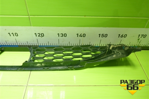 Решетка в передний бампер центральная (51118064600) для BMW X3 G01 с 2017г (Х3 Г01)