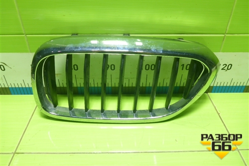 Решетка радиатора левая (51137390863) для BMW 5-серия G30 с 2017г