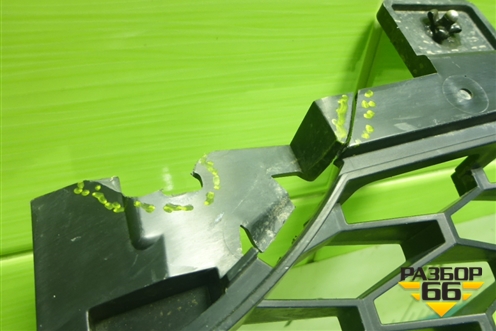 Решетка в передний бампер центральная (после 2021г) (8450090847) для VAZ Largus/Ларгус с 2012-2024г