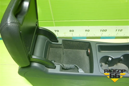 Подлокотник (8K0854981) для Audi A4 (В8) с 2007-2015г (А4)