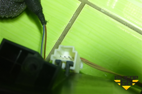 Подлокотник (правый руль) (A2046800150) для Mercedes Benz C-Klass W204 с 2007-2014г (Ц)