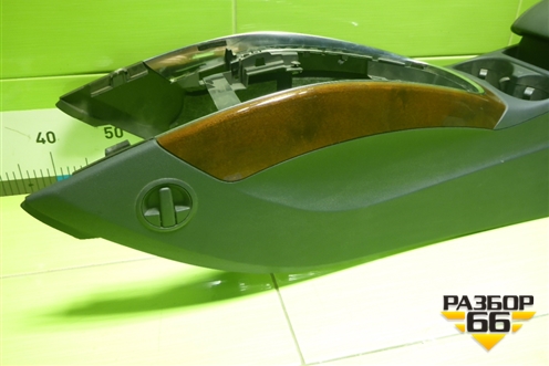 Подлокотник (правый руль) (8R0864981) для Audi Q5 c 2008-2017г (Ку 5)