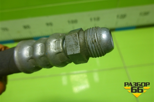 Трубка охлаждения КПП (8E0317825) для Audi A4 (В6) с 2000-2006г (А4)