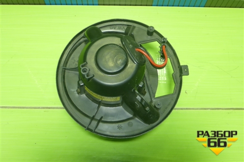 Моторчик отопителя (правый руль) (1K2820015G) для Volkswagen Passat (В7) с 2011-2014г (Пассат Б7)