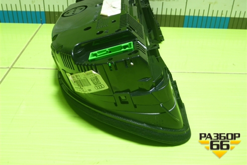 Щиток приборов (правый руль) (8E0920931M) для Audi A4 (В7) с 2004-2009г (А4)