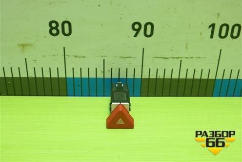 Кнопка аварийной сигнализации (5M0953509A) для Volkswagen Tiguan с 2007-2011г (Тигуан)