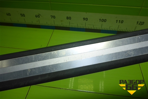 Накладка порога внутренняя переднего правого (8E0853374N) для Audi A4 (В7) с 2004-2009г (А4)