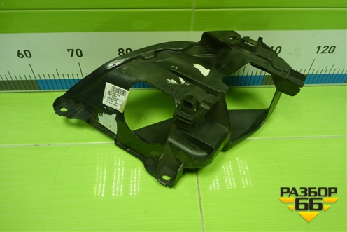 Кронштейн фары правой (4L0941614) для Audi Q7 c 2005-2015г (Ку 7)