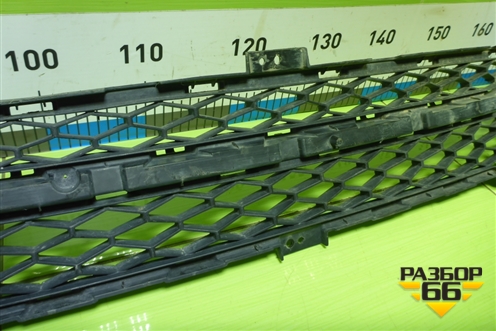 Решетка в передний бампер центральная (Cross) (8450031001) для VAZ Vesta/Веста с 2015г