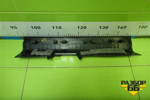 Накладка порога внутренняя переднего правого (858822Y000) для Hyundai ix 35 с 2010г (Ай икс 35)