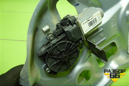 Стеклоподъёмник электрический задний левый (834702Y010) для Hyundai ix 35 с 2010г (Ай икс 35)