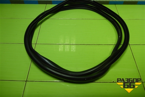 Уплотнитель двери задней левой для Hyundai ix 35 с 2010г (Ай икс 35)