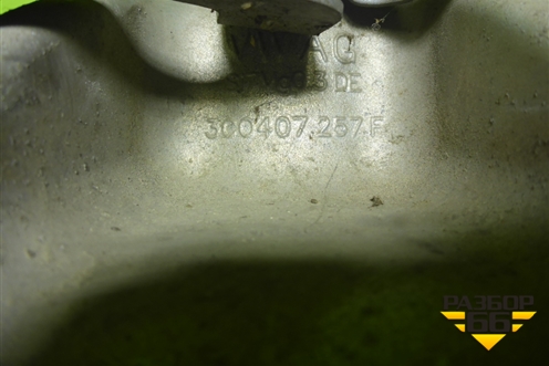 Кулак поворотный передний левый (3C0407257F) для Volkswagen Passat (B6) с 2005-2010г (Пассат Б6)