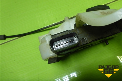 Замок двери задней левой (814102Y010) для Hyundai ix 35 с 2010г (Ай икс 35)