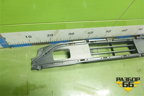 Решетка в передний бампер центральная (602003600AA) для Jaecoo J7 с 2023г (Джей7)