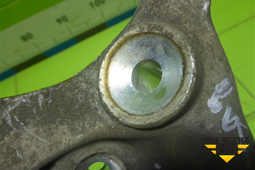 Кулак задний левый (A2043570305) для Mercedes Benz C-Klass W204 с 2007-2014г (Ц)