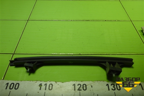 Направляющая стекла задней левой двери (835502S000) для Hyundai ix 35 с 2010г (Ай икс 35)