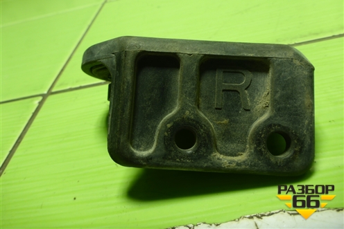 Кронштейн радиатора правый для Hyundai ix 35 с 2010г (Ай икс 35)