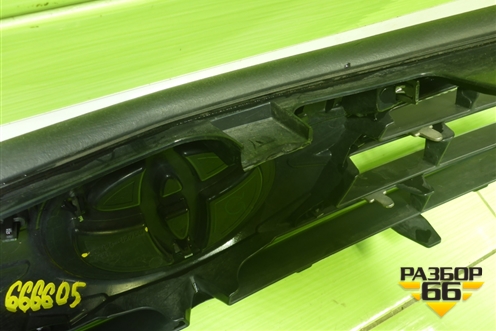 Решетка радиатора (5310002750) для Toyota Corolla (E18) с 2012-2019г (Королла 180)