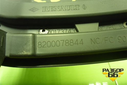 Накладка на щиток приборов (8200078844) для Renault Megane 2 с 2002-2009г (Меган)