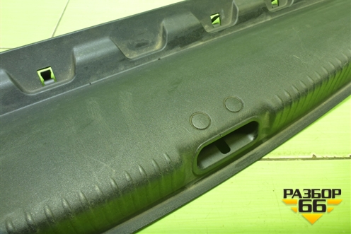 Обшивка багажника на заднюю панель (8200128740) для Renault Megane 2 с 2002-2009г (Меган)