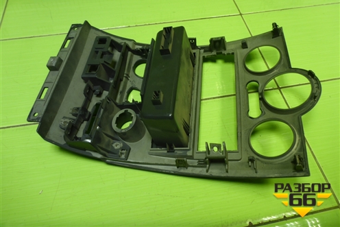 Рамка магнитолы (8200178435) для Renault Megane 2 с 2002-2009г (Меган)