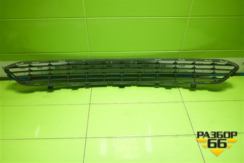 Решетка в передний бампер центральная (до 2014г) (62256ILA0B) для Infiniti Infiniti QX56/QX80 (Z62) с 2010г (Ку икс56/80)