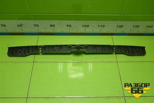 Кронштейн заднего бампера центральный (1K6807863) для Volkswagen Golf V с 2003-2009г (Гольф 5)