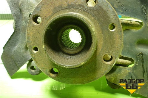 Кулак поворотный передний правый для Renault Megane 2 с 2002-2009г (Меган)