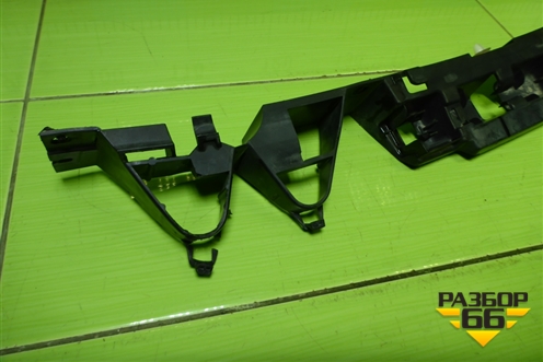 Кронштейн заднего бампера центральный (8200146040) для Renault Megane 2 с 2002-2009г (Меган)