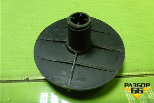 Болт крепления запасного колеса (8200317791) для Renault Megane 2 с 2002-2009г (Меган)