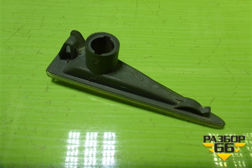 Повторитель на крыло правый (8200301242) для Renault Megane 2 с 2002-2009г (Меган)