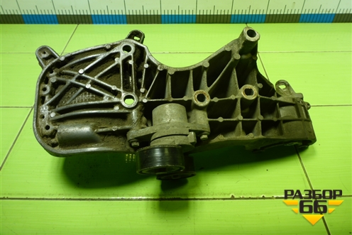 Кронштейн генератора (1.6л K7M710) (8200941114) для Renault Logan с 2004-2015г (Логан)