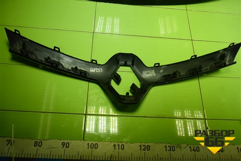 Накладка на решетку радиатора (623829107R) для Renault Kaptur с 2016г (Каптюр)